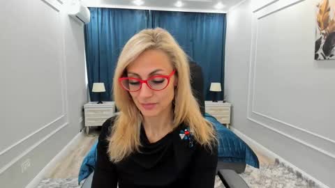 Snapshot of museofstage chatting on 03-12-25, 11:31 Diana online show from 03-12-25, 11:31