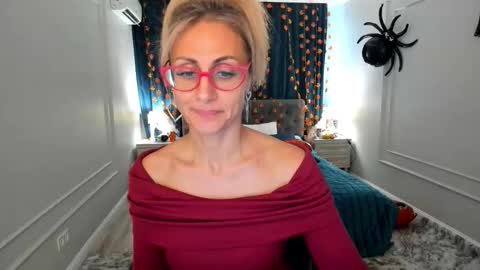 Snapshot of museofstage chatting on 10-24-25, 12:34 Diana online show from 10-24-25, 12:34