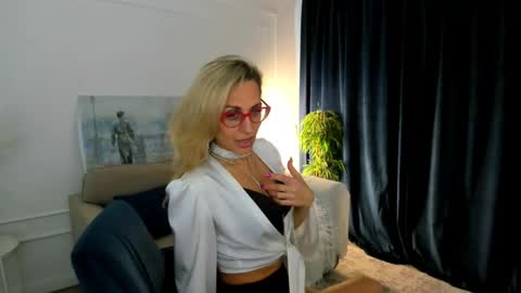 Snapshot of museofstage chatting on 04-23-26, 12:29 Diana online show from 04-23-26, 12:29