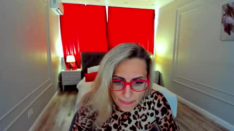 Snapshot of museofstage chatting on 04-25-26, 11:35 Diana online show from 04-25-26, 11:35