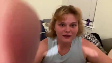 Snapshot of mushymummy000 chatting on 10-20-25, 02:34 mushymummy000 online show from 10-20-25, 02:34