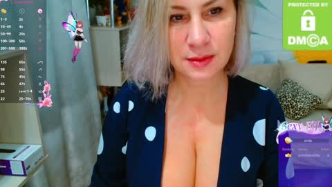 Snapshot of music_fairy chatting on 12-29-24, 09:17 Lana online show from 12-29-24, 09:17