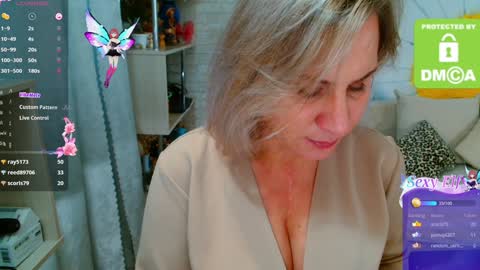 Snapshot of music_fairy chatting on 01-10-25, 07:25 Lana online show from 01-10-25, 07:25