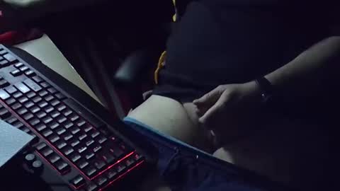 Snapshot of muso44 chatting on 10-06-25, 09:07 Muso online show from 10-06-25, 09:07