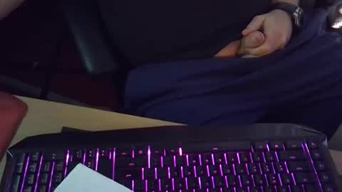 Snapshot of muso44 chatting on 10-13-25, 05:29 Muso online show from 10-13-25, 05:29