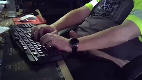 Snapshot of muso44 chatting on 11-11-25, 06:02 Muso online show from 11-11-25, 06:02