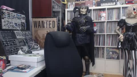 Muziknerd online show from 05-03-26, 05:13