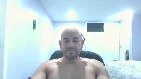 Snapshot of mworlton9 chatting on 12-21-25, 12:51 Maximus online show from 12-21-25, 12:51