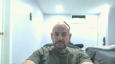 Snapshot of mworlton9 chatting on 03-12-26, 04:02 Maximus online show from 03-12-26, 04:02