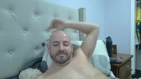 Snapshot of mworlton9 chatting on 03-25-26, 08:48 Maximus online show from 03-25-26, 08:48