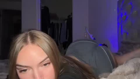 Snapshot of mxrissaof3 chatting on 10-20-25, 02:56 mxrissaof3 online show from 10-20-25, 02:56