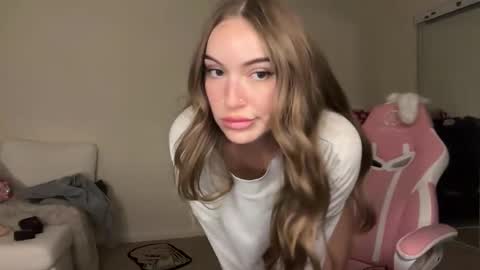 Snapshot of mxrissaof3 chatting on 11-10-25, 08:13 mxrissaof3 online show from 11-10-25, 08:13