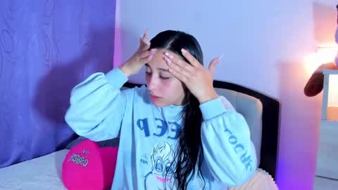 Snapshot of my_aleja_ chatting on 02-25-26, 12:20 my_aleja_ online show from 02-25-26, 12:20