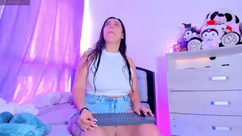 Snapshot of my_aleja_ chatting on 03-19-26, 01:26 my_aleja_ online show from 03-19-26, 01:26