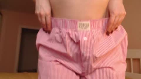 Hannah  welcome  online show from 05-03-26, 12:00