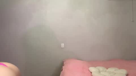 Snapshot of my_pretty_lola chatting on 10-15-25, 03:45 Lola online show from 10-15-25, 03:45