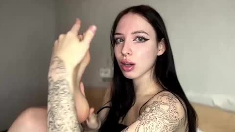 Snapshot of myafmaa chatting on 10-19-25, 07:53 Viola online show from 10-19-25, 07:53