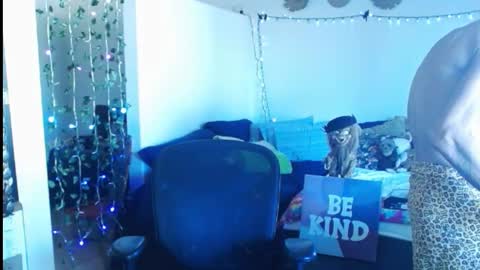 LA MARIPOSA DE MARICOPA online show from 02-23-25, 04:02