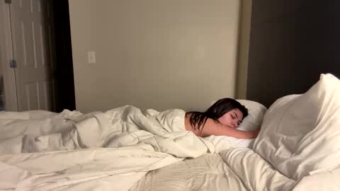 Snapshot of mycreamydreams chatting on 01-24-25, 09:49 mycreamydreams online show from 01-24-25, 09:49