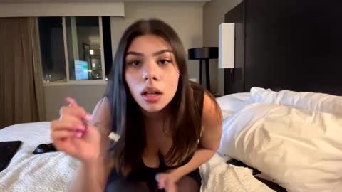 Snapshot of mycreamydreams chatting on 01-27-25, 02:42 mycreamydreams online show from 01-27-25, 02:42