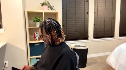 Snapshot of mycreamydreams chatting on 02-13-25, 03:39 mycreamydreams online show from 02-13-25, 03:39