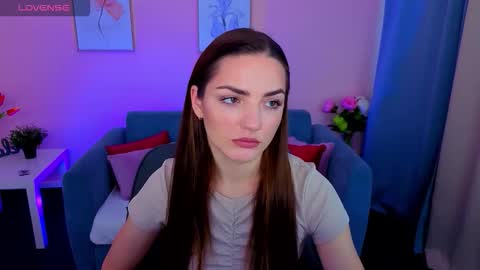 Snapshot of myellaluvs chatting on 09-28-25, 01:38 Ella online show from 09-28-25, 01:38