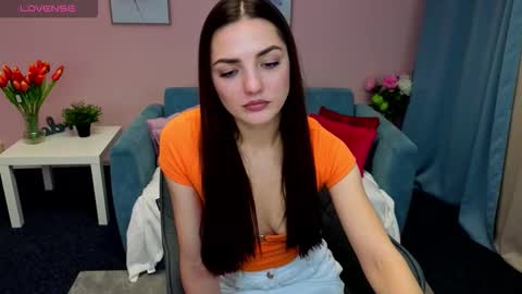 Snapshot of myellaluvs chatting on 10-15-25, 09:15 Ella online show from 10-15-25, 09:15