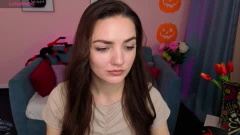 Snapshot of myellaluvs chatting on 10-28-25, 09:39 Ella online show from 10-28-25, 09:39