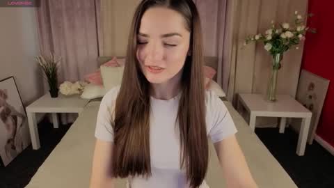 Snapshot of myellaluvs chatting on 11-04-25, 03:00 Ella online show from 11-04-25, 03:00