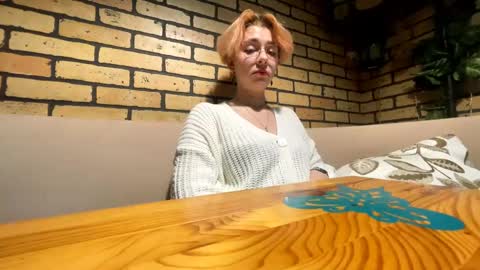 Snapshot of myeshacovarrubio chatting on 09-23-25, 03:37 Esha online show from 09-23-25, 03:37
