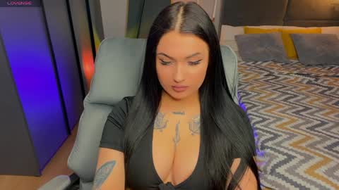 Snapshot of mygoddesshecate chatting on 04-11-26, 05:17 Hecate online show from 04-11-26, 05:17