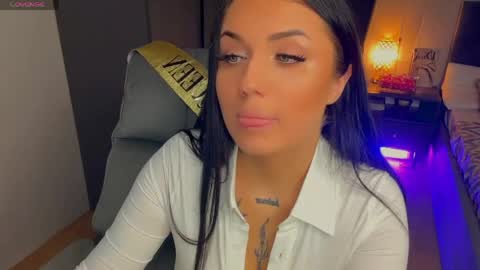 Snapshot of mygoddesshecate chatting on 05-10-26, 05:23 Hecate online show from 05-10-26, 05:23