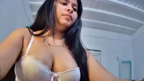 Snapshot of myhoney_hot chatting on 01-28-25, 12:11 myhoney_hot online show from 01-28-25, 12:11