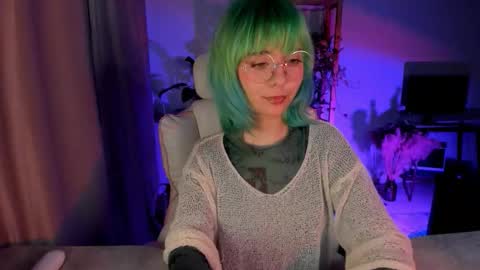 MylaFlores online show from 11-09-25, 02:21