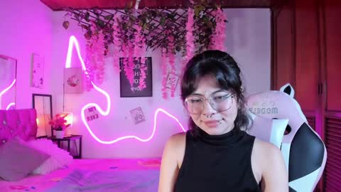 helen online show from 12-28-24, 02:22