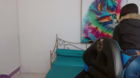 Milu 3 online show from 10-21-25, 08:42