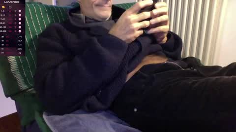 Snapshot of mynakedbeach chatting on 12-05-24, 03:39 Bi sexy guy lovense hush is on private is open or password show tip if you like. online show from 12-05-24, 03:39