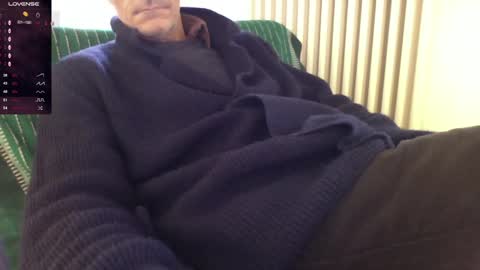 Snapshot of mynakedbeach chatting on 12-12-24, 11:18 Bi sexy guy lovense hush is on private is open or password show tip if you like. online show from 12-12-24, 11:18