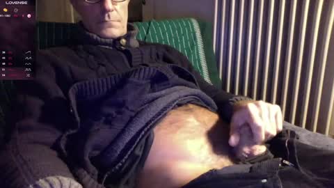 Snapshot of mynakedbeach chatting on 12-24-24, 05:02 Bi sexy guy lovense hush is on private is open or password show tip if you like. online show from 12-24-24, 05:02