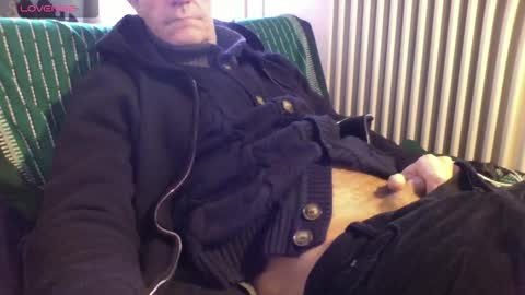 Bi sexy guy lovense hush is on private is open or password show tip if you like. online show from 03-08-26, 07:01