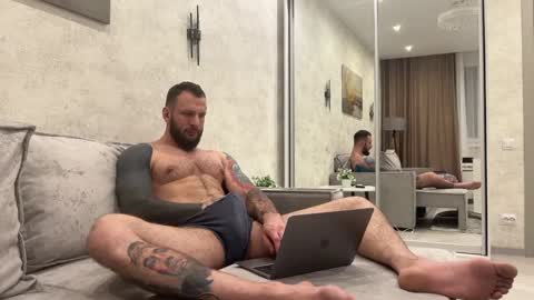 Snapshot of mynameismartin chatting on 12-05-24, 05:28 mynameismartin online show from 12-05-24, 05:28