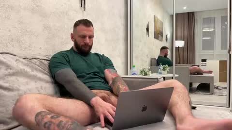 Snapshot of mynameismartin chatting on 12-18-24, 01:45 mynameismartin online show from 12-18-24, 01:45