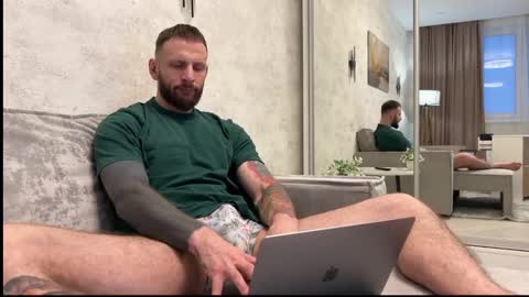 Snapshot of mynameismartin chatting on 01-06-25, 01:08 mynameismartin online show from 01-06-25, 01:08