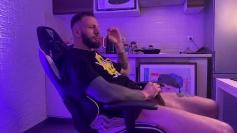 Snapshot of mynameismartin chatting on 01-17-25, 07:38 mynameismartin online show from 01-17-25, 07:38