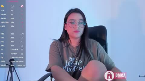 Snapshot of mypretty_isabella chatting on 04-29-26, 05:55 Bella online show from 04-29-26, 05:55