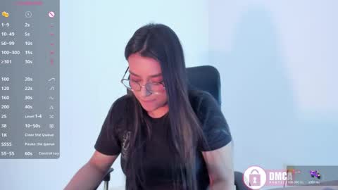 Snapshot of mypretty_isabella chatting on 05-12-26, 04:53 Bella online show from 05-12-26, 04:53