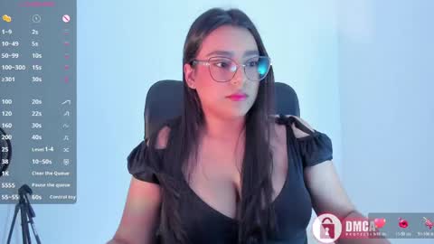 Snapshot of mypretty_isabella chatting on 05-22-26, 09:53 Bella online show from 05-22-26, 09:53