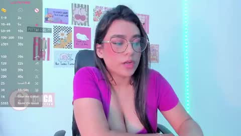 Snapshot of mypretty_isabella chatting on 06-20-26, 02:58 Bella online show from 06-20-26, 02:58
