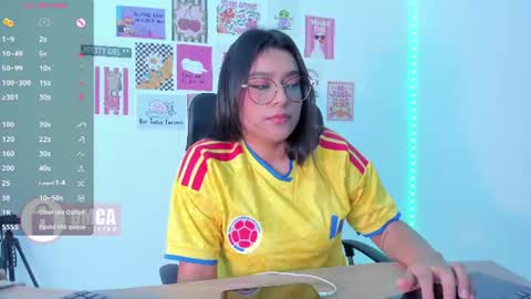 Snapshot of mypretty_isabella chatting on 06-23-26, 11:25 Bella online show from 06-23-26, 11:25