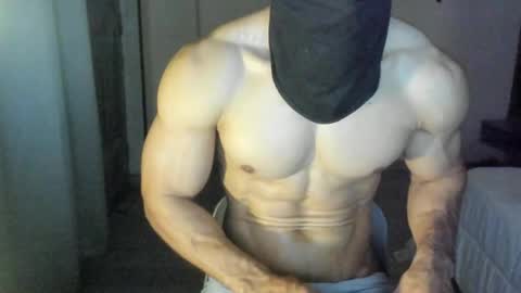 Snapshot of mysterious_muscles chatting on 04-13-26, 11:32 mysterious_muscles online show from 04-13-26, 11:32